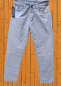 Light Wash Mom Fit Jeans Size 32
