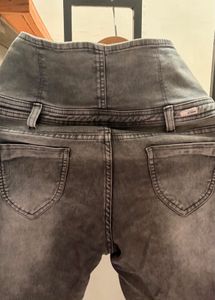 Women's High-Waisted Washed Jeans
