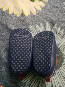 Babyhug Baby Booties-6-12 Months
