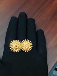 Exquisite Gold Tone Earrings