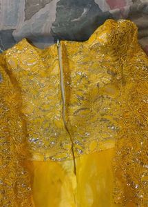 Stunning Yellow Embellished dress💖