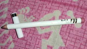 MyGlamm LIT Matte Lipliner Pencil