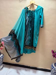 Elegant Teal &amp; Black Shalwar Kameez Set