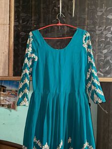 Elegant Teal Kurta with White Embroidery
