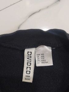 H&amp;M Black Sweatshirt