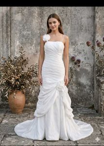 Elegant White Bridal Gown 32+34