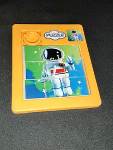 Astronaut Sliding Puzzle Game