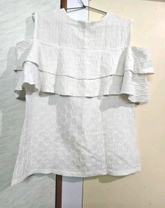 🤍New Ruffled White Top 🤍
