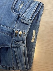 Light Wash Skinny Jeans