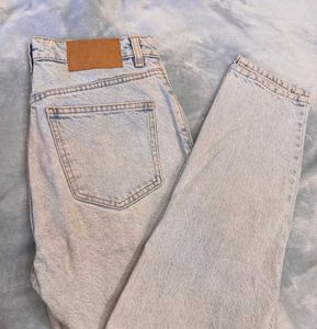 Light Wash Mom Jeans