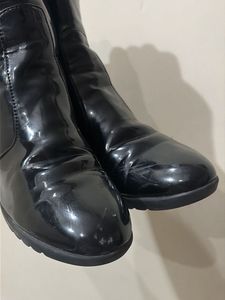 Chic Black Patent Chunky Heel Boots