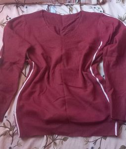 Chic V-Neck Knit Sweater with Side Stripe Detail