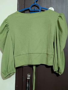 Puff Sleeve Collared Crop Top