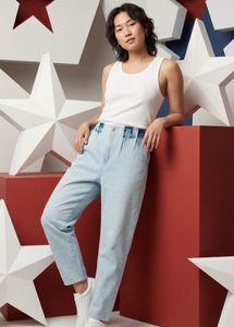 Premium Light Wash High-Waisted Jeans (Size 34) -