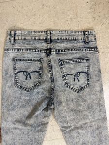 Straight fit blue jeans