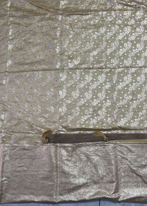 Elegant Silk Saree with Intricate Weave