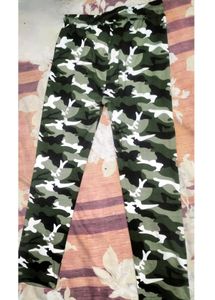 Army Print Trouser Regular Fit👖🍂