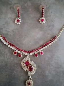 Elegant Red &amp; White Stone Necklace Set