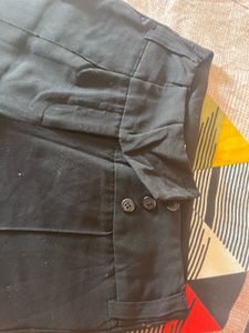 Chic Black Wide-Leg Trousers