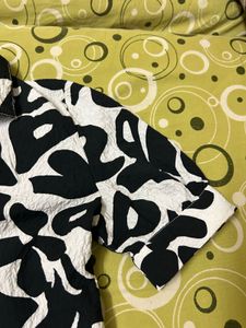 Stylish Black &amp; White Floral Print Top