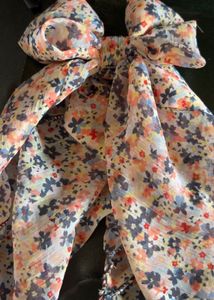 Floral hair pin with Bow Detail