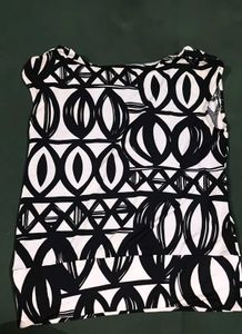 Stylish Black &amp; White Abstract Print Top