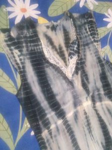 Tie-Dye Lace Trim Tank Top
