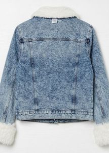 Stylish Denim Jacket with Fur Trim