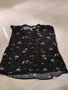 Chic Black Floral Print Top