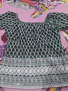 Embroidered Green & White Puff Sleeve Blouse