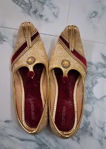 Traditional Footwear For Mens
