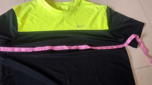 Nike Men's Neon &amp; Black T-Shirt