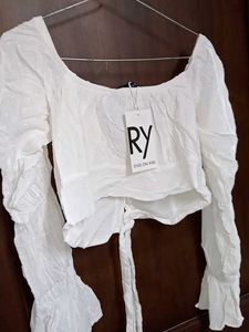 Chic White Ruched Crop Top no 140