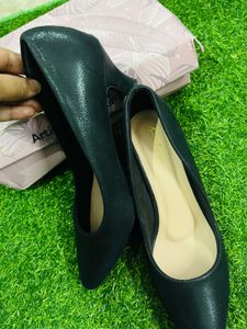Classic Black Pointed-Toe Heels
