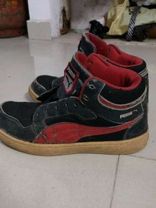 Puma High-Top Sneaker
