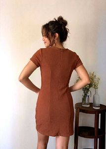 Chic Short Sleeve Dress with Metallic Detail