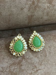 Elegant Green Stone &amp; Mirror Earrings