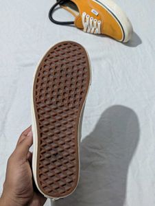 Vans "Authentic" Mustard Yellow Sneakers