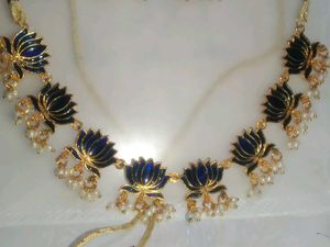Lotus Blossom Necklace &amp; Earring Set🤍