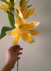 Artificial Yellow Lily Stems