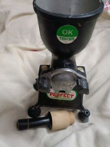Fruit manual juicer Aluminium