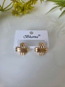 Gold Tone Knot Design Earrings