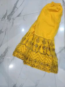 Beautiful White &amp; Yellow Kurta Set