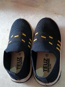 Comfortable Navy &amp; Yellow Slip-On Sneakers