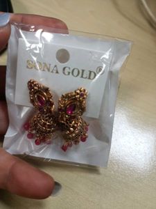 jumka set and bracelet all 3 items at given price