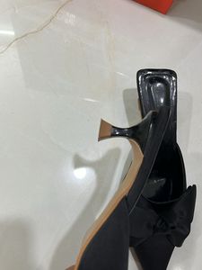 Black Bow Kitten size 40 Heels