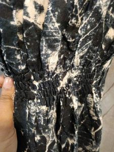 Black &amp; White Abstract Print Sleeveless Dress it s