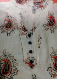 Stylish White Paisley Print Kurta