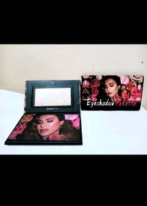 Eyeshadow Palette with Floral Design