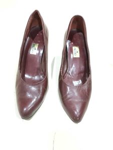 Classic Burgundy Kitten Heels